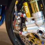 คาลิเปอร์หน้า Brembo MotoGP T-Rex 3.0 Monobloc, โช้คหน้า Öhlins FGR300 WSBK