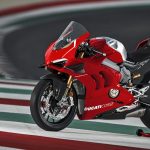 Panigale-V4R-Red-MY19-Ambience-01-Gallery-1920×1080