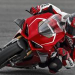 Panigale-V4R-Red-MY19-Ambience-09-Gallery-1920×1080