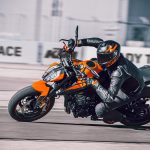 KTM 890 DUKE – Action-3