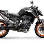 KTM 890 DUKE – Studio black right