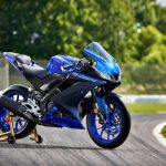 2022-Yamaha-YZF-R125-EU-Icon_Blue-Static-001-03