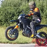 ktm-390-adventure-2025-left-front-three-quarter2