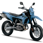 DR-Z400SMRLM5_Q1T_diagonal_2400x1600